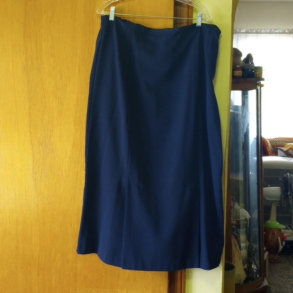 Maggie Lawrence Size 22/24 Navy Blue Skirt w/ Elastic Waist & Zipper - Picture 2 of 3